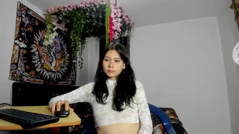 starmoonly online show from February 22, 3:34 am