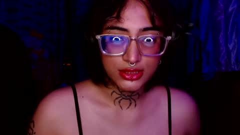 Snapshot of stars4spider_ chatting on September 25, 7:04 am online show from September 25, 7:04 am