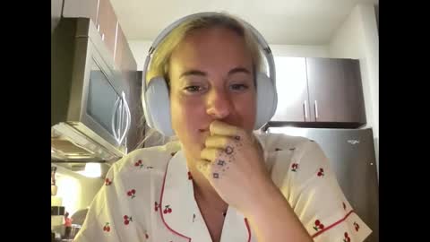 Snapshot of stassiethatsororitygirl chatting on September 28, 12:58 pm Stassiethatsororitygirl online show from September 28, 12:58 pm