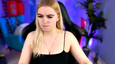 stef_nicks online show from February 16, 9:29 am