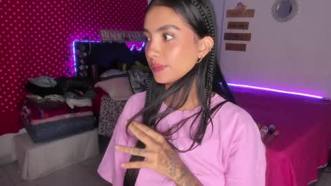 Snapshot of stefanny_pllus chatting on January 26, 2:35 am Im MiaIts my first day here online show from January 26, 2:35 am