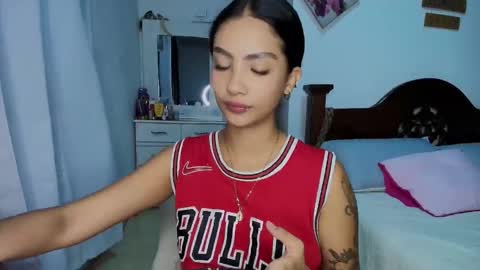 Snapshot of stefanny_pllus chatting on October 13, 12:12 am Im MiaIts my first day here online show from October 13, 12:12 am