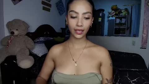 Snapshot of stefanny_pllus chatting on September 27, 11:57 pm Im MiaIts my first day here online show from September 27, 11:57 pm