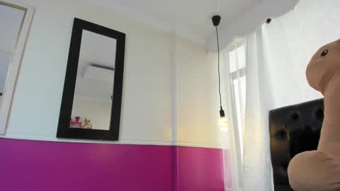 Snapshot of stefany_adams_ chatting on October 18, 3:05 pm Stefany online show from October 18, 3:05 pm