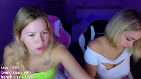 Snapshot of stefany_and_bettany chatting on September 27, 3:54 pm Stefany and Bettany online show from September 27, 3:54 pm