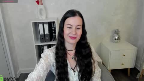 Snapshot of stella_leonn chatting on October 15, 1:20 am stella online show from October 15, 1:20 am