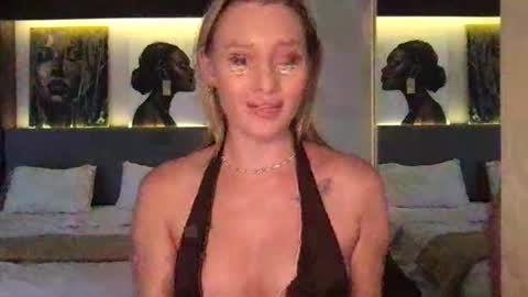 Snapshot of stella_loveu chatting on September 12, 8:38 am Stella online show from September 12, 8:38 am