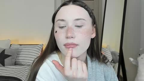 stella_sunny online show from April 23, 10:33 pm