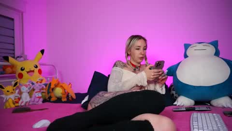 StellaCinderella online show from January 18, 2:04 pm