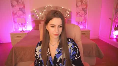 stellahoneywell online show from December 22, 1:51 pm