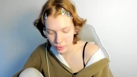 S T E L L A online show from January 13, 10:34 am