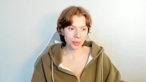 S T E L L A online show from February 3, 7:56 am