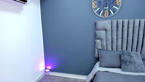 Stephane Rouss online show from December 4, 8:52 pm