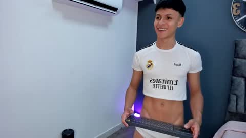 Stephane Rouss online show from November 17, 8:22 pm