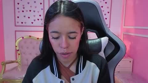 Snapshot of stephania_t chatting on October 7, 12:23 pm Stephania online show from October 7, 12:23 pm