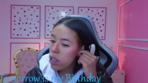 Snapshot of stephania_t chatting on October 15, 11:44 am Stephania online show from October 15, 11:44 am