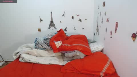 Stephanie   online show from January 19, 11:53 am