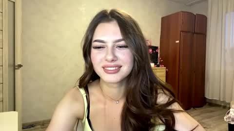 Stephani online show from May 21, 4:35 pm