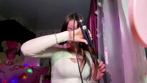 Stephani online show from March 11, 3:26 pm