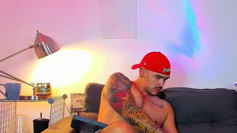 stephanroux online show from January 4, 11:48 pm