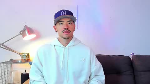 stephanroux online show from January 4, 11:43 am