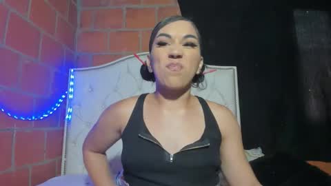 Snapshot of stephany_doll_ chatting on October 18, 12:09 pm Anny online show from October 18, 12:09 pm