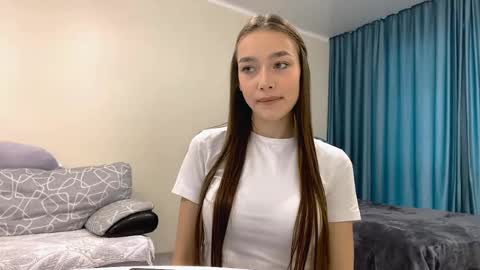 Snapshot of stepheniepettry chatting on October 23, 12:39 pm Hello My name is Adele im new model here and little but shy but curious. online show from October 23, 12:39 pm