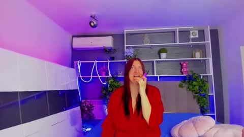 Stephie online show from May 18, 5:35 am