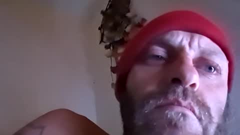 Snapshot of sterng123 chatting on December 2, 8:58 am sterng123 online show from December 2, 8:58 am