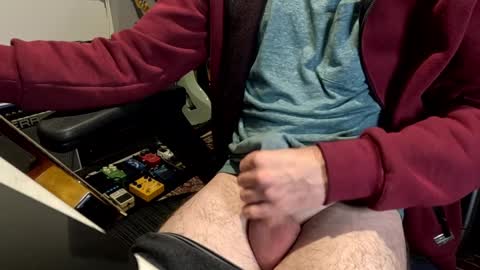 Snapshot of stevie_grey chatting on December 4, 10:35 pm stevie_grey online show from December 4, 10:35 pm