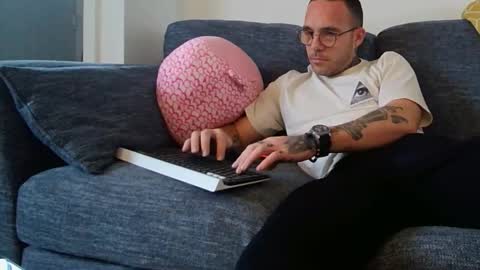 stevie_rae online show from October 14, 12:19 pm