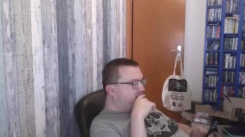 Snapshot of still_alive1985 chatting on September 24, 7:15 am Oliver online show from September 24, 7:15 am