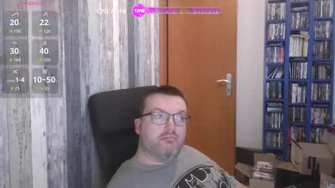 Snapshot of still_alive1985 chatting on October 2, 6:56 am Oliver online show from October 2, 6:56 am