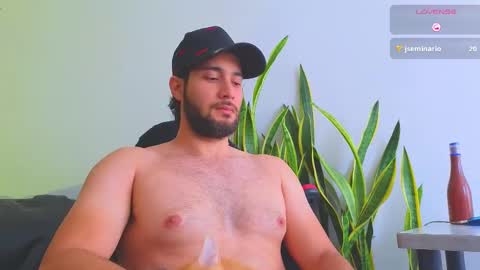 Stiven Montiel online show from October 18, 2:43 pm