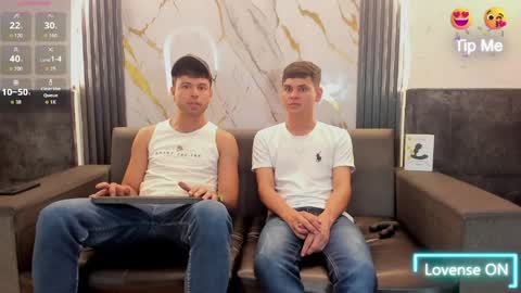 friends online show from March 27, 8:37 am