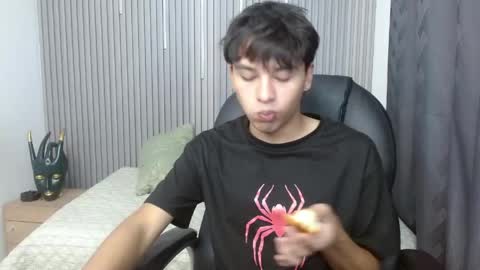 Stiwen online show from April 4, 1:29 pm