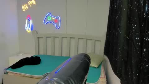 Stiwen online show from November 4, 12:39 pm