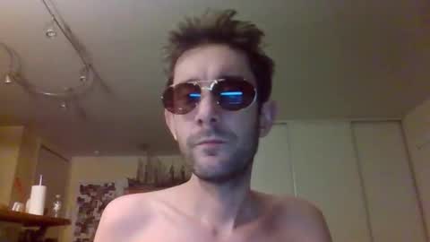 Julien9477 online show from October 26, 10:42 pm