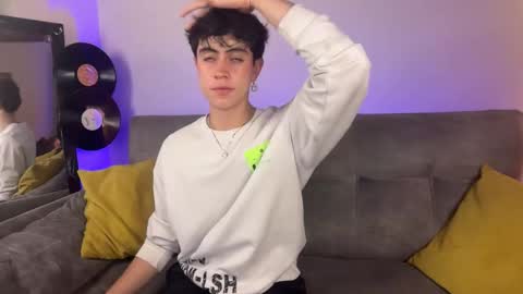 Stolas online show from March 2, 11:22 pm