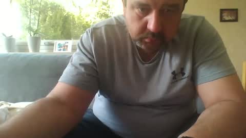 stoned1983 online show from April 24, 8:16 am