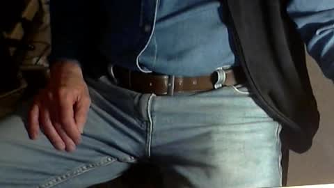 Dave online show from April 4, 8:27 pm