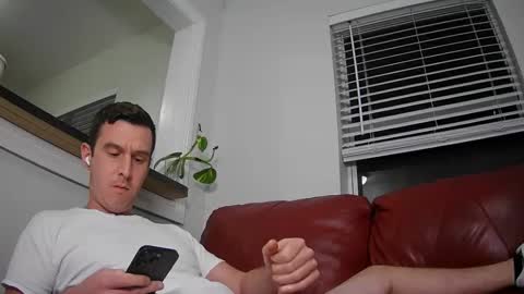 Snapshot of str8stuntcox chatting on October 3, 2:43 am Str8StuntCox online show from October 3, 2:43 am