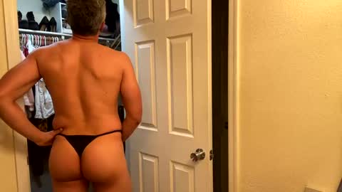 straightcurious80 online show from November 14, 3:09 am