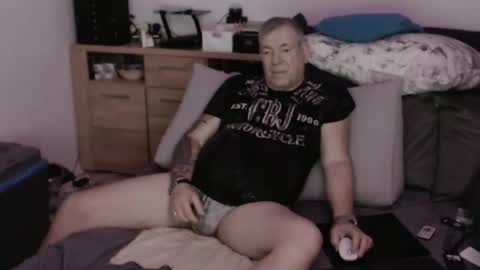 Stranger online show from September 15, 9:16 pm