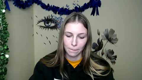 Snapshot of stranger_giirl chatting on February 26, 7:21 pm Amalia online show from February 26, 7:21 pm