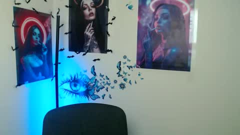 Snapshot of stranger_giirl chatting on October 15, 4:19 pm Amalia online show from October 15, 4:19 pm