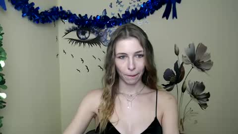 Snapshot of stranger_giirl chatting on January 23, 1:24 pm Amalia online show from January 23, 1:24 pm