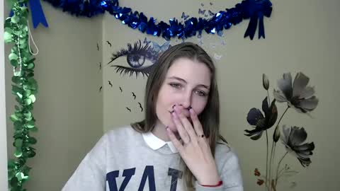 Snapshot of stranger_giirl chatting on February 15, 7:06 am Amalia online show from February 15, 7:06 am