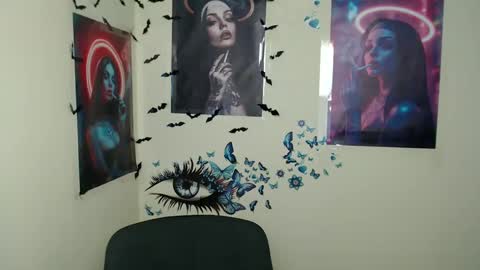 Snapshot of stranger_giirl chatting on March 7, 2:23 pm Amalia online show from March 7, 2:23 pm