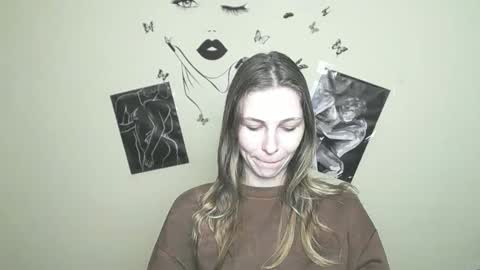 Snapshot of stranger_giirl chatting on February 22, 1:13 pm Amalia online show from February 22, 1:13 pm